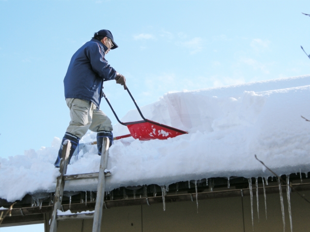 太陽光パネルが雪の影響を受けてしまったときの対処法